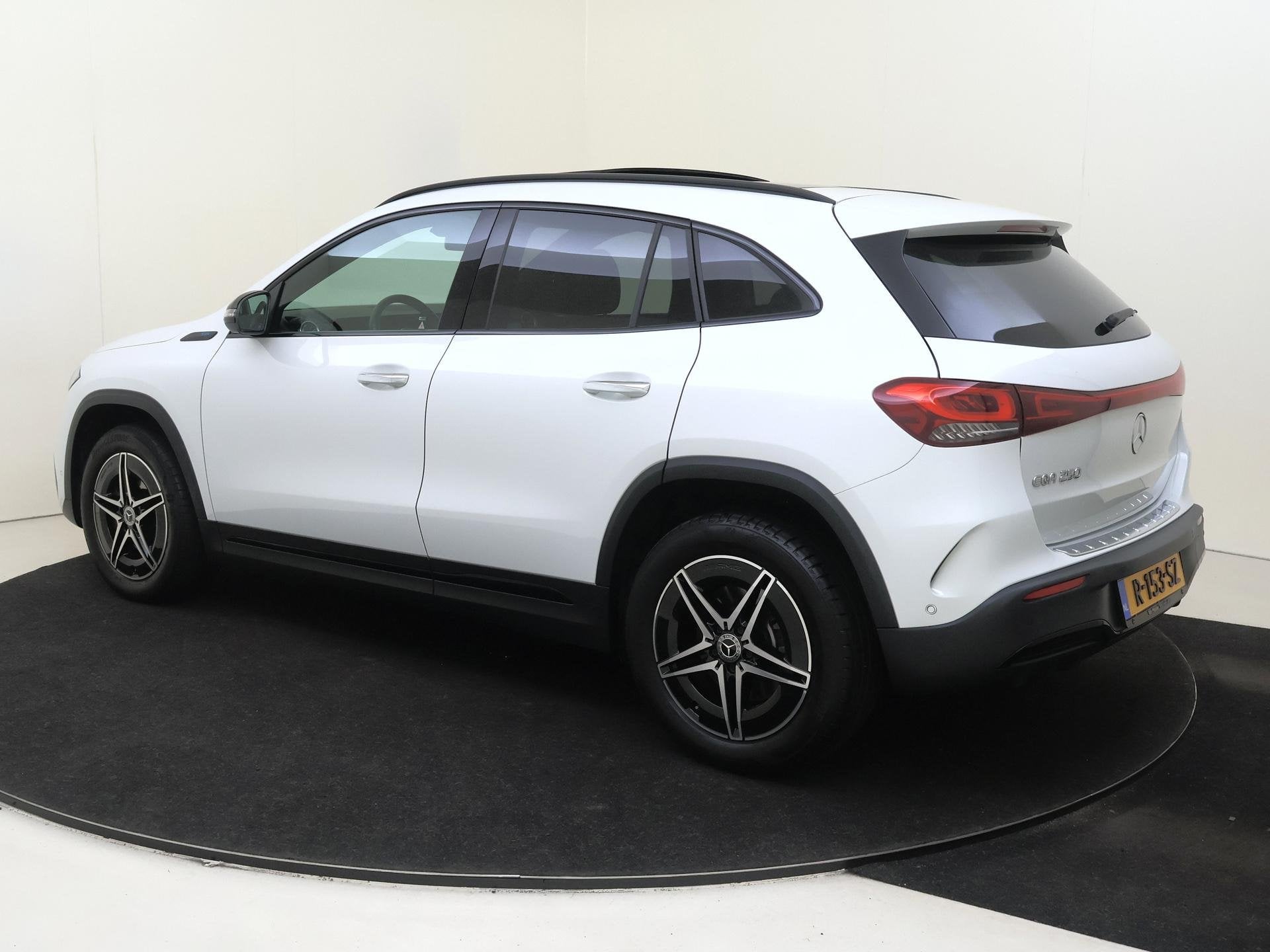Mercedes-Benz EQA 250 Business Solution AMG 67 kWh / Panoram, Auto's, Gebruikt, 190 pk, Wit, 90 €/maand