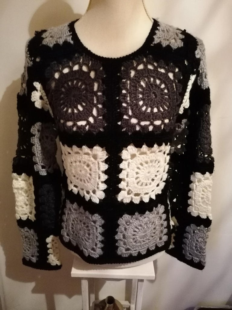 SUPER TRENDY opengewerkte trui zwart/grjs/crême mt. M(38), Ophalen of Verzenden, Nieuw, Maat 38/40 (M), Meerkleurig