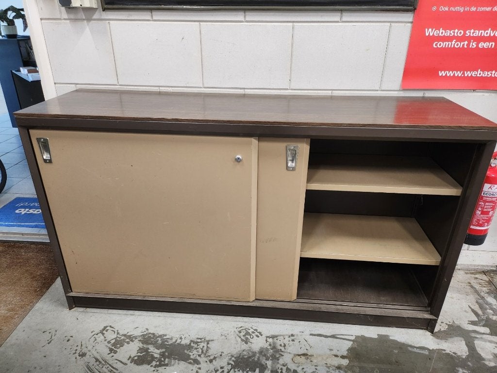 Stalen kast met schuifdeuren., Ophalen, Gebruikt, 100 tot 150 cm, 150 tot 200 cm