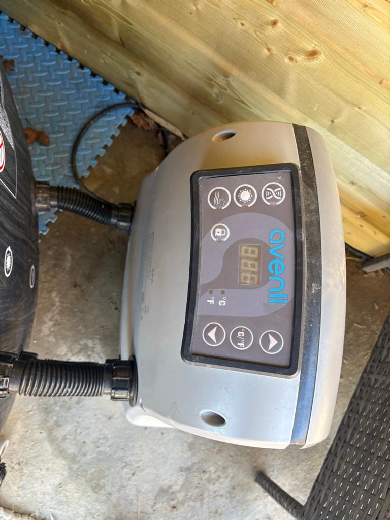 Opblaasbare jacuzzi met E5 pomp melding - Spotprijs!, Ophalen of Verzenden, Gebruikt, Pomp, Opblaasbaar