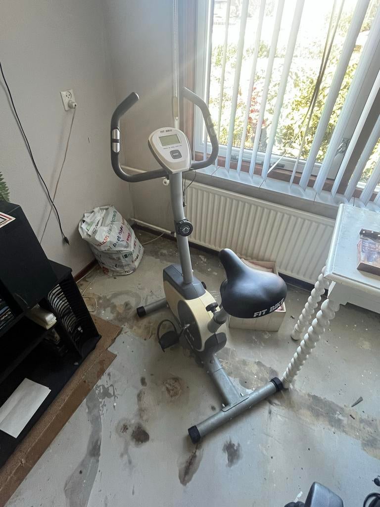 Hometrainer Fit Bike - mist alleen stekker, Sport en Fitness, Fitnessapparatuur, Ophalen, Gebruikt, Metaal, Benen