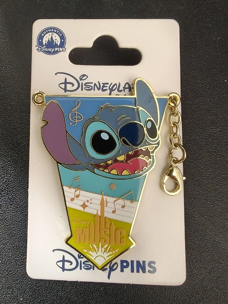 Te koop Stitch pin uit Disneyland Parijs, Ophalen of Verzenden, Overige figuren, Nieuw, Overige typen