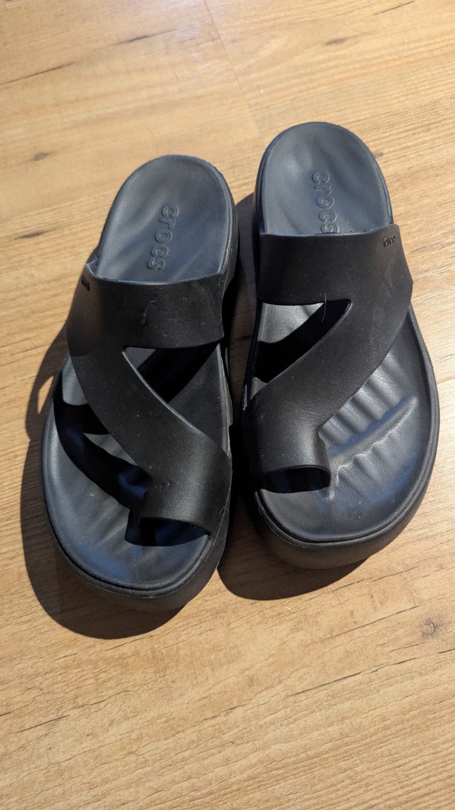 Crocs dames Getaway Platform Toe Loop sandalen maat 37, Zwart, Zo goed als nieuw, Crocs, Sandalen of Muiltjes