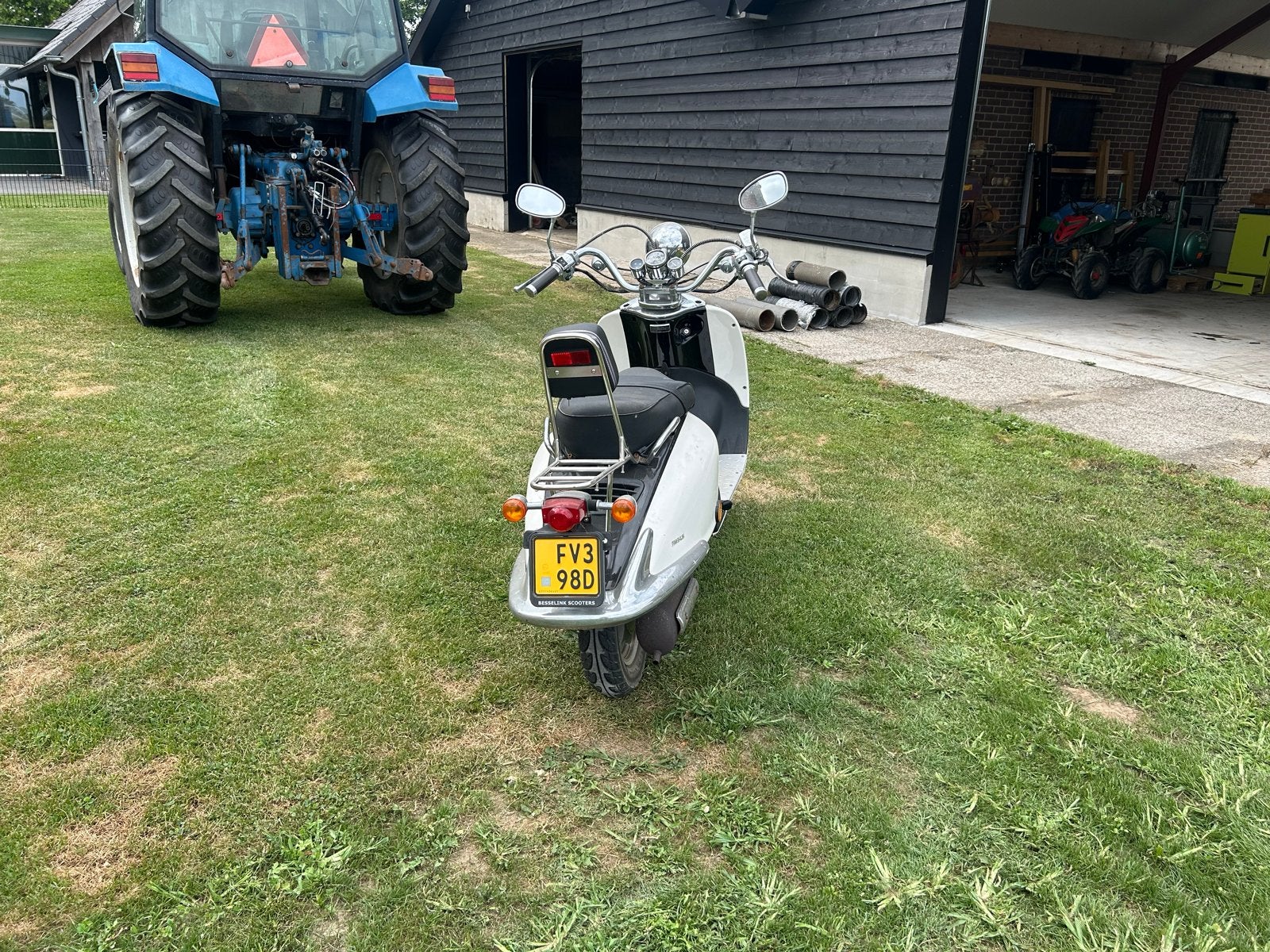 Fosti Retro Scooter Wit/Zwart, Fietsen en Brommers, Snorfietsen en Snorscooters, Gebruikt, Benzine, Ophalen, Overige merken