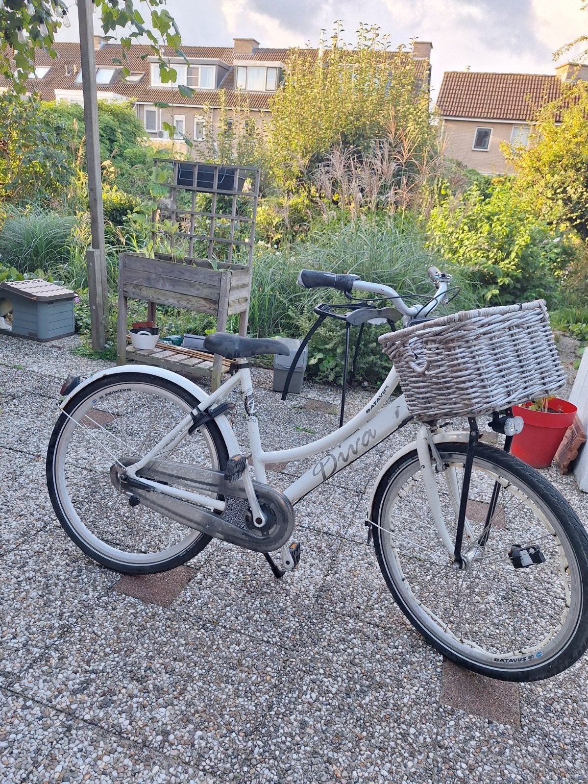 Batavus Diva damesfiets met mand - Wit, Ophalen, Gebruikt, Velgrem, Versnellingen