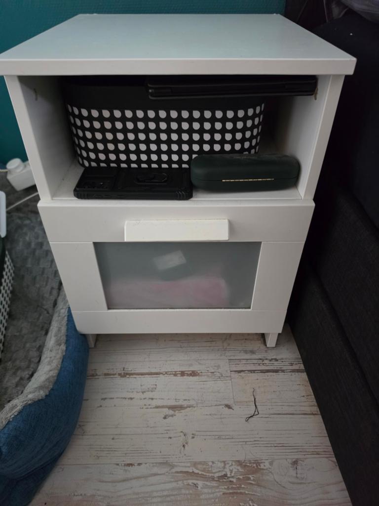 Set van 2 nachtkastjes wit Brimnes, Huis en Inrichting, Ophalen, Zo goed als nieuw, Minder dan 45 cm, Minder dan 55 cm