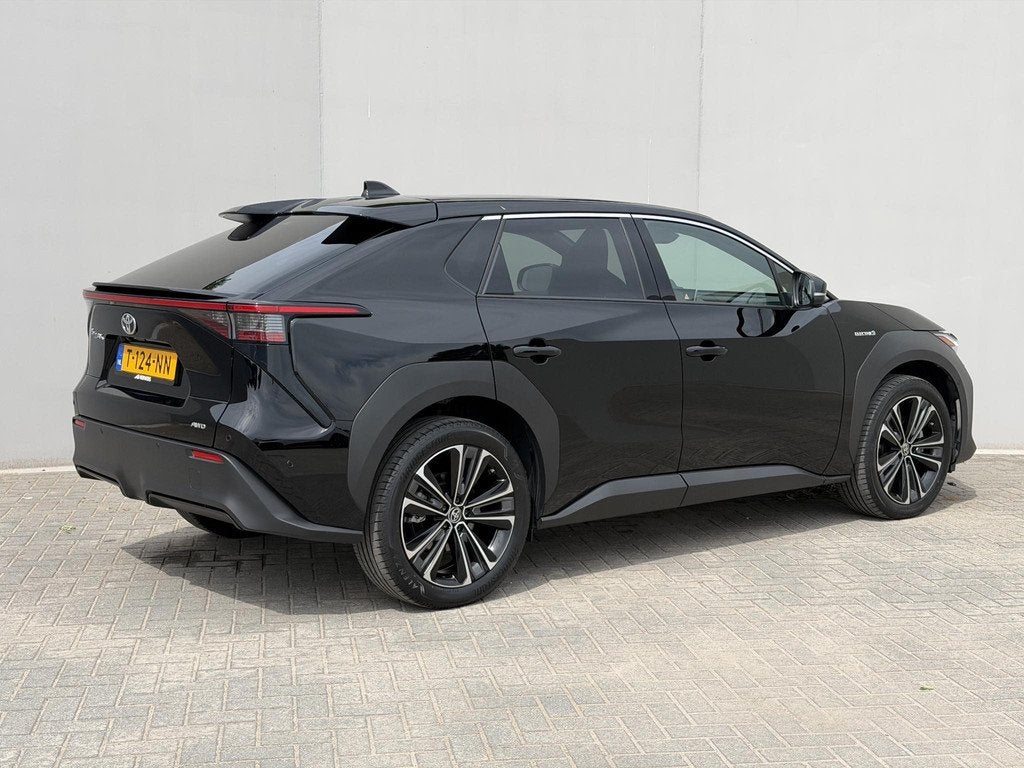 Toyota bZ4X Premium 4WD 71 kWh / Accu SOH 100 % / Dealer Ond, Auto's, Toyota, Gebruikt, 71 kWh, Zwart, Vierwielaandrijving