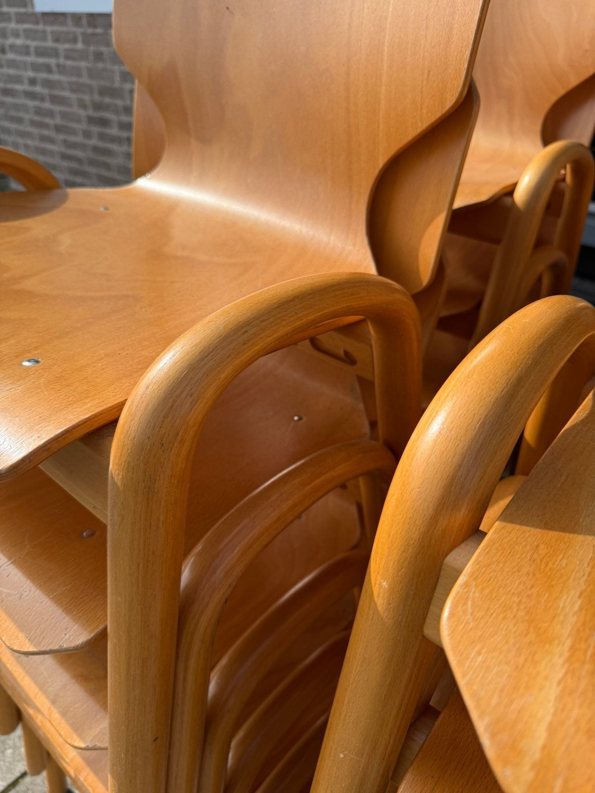 Partij van 24x vintage plywood stapelstoel, jaren ‘80, Ophalen of Verzenden, Zo goed als nieuw, Nvt, Vijf, Zes of meer stoelen