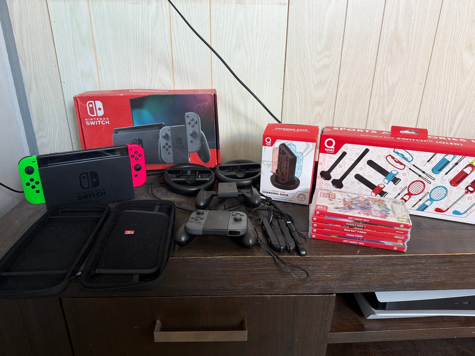 Defecte Nintendo Switch (2019 Upgrade) met veel extra's, Switch 2019 Upgrade, Met games, Met 2 controllers, Ophalen of Verzenden