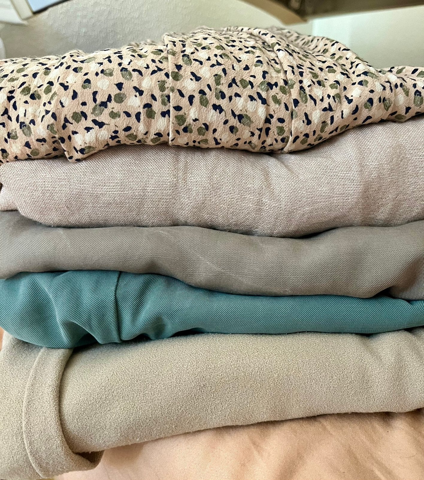 Plooibroeken dames MbyM, Selected Femme xs/s, Beige, Ophalen of Verzenden, Zo goed als nieuw, Maat 34 (XS) of kleiner