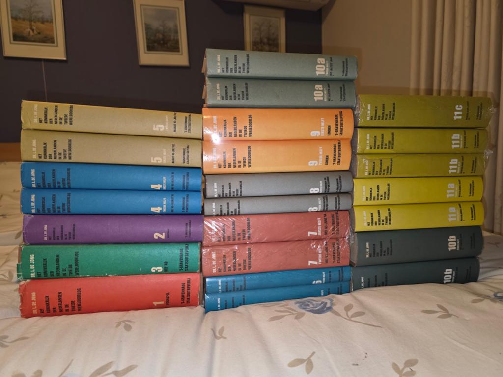 Het Koninkrijk der Nederlanden in de Tweede Wereldoorlog, Boeken, Encyclopedieën, Ophalen of Verzenden, Gelezen, Overige onderwerpen