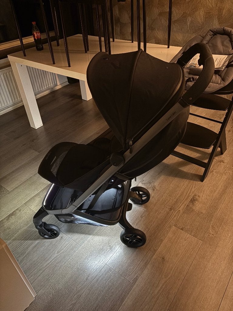 Maxi cosi fame cabin met reiswieg en adapters, Ophalen of Verzenden, Gebruikt, Maxi-Cosi
