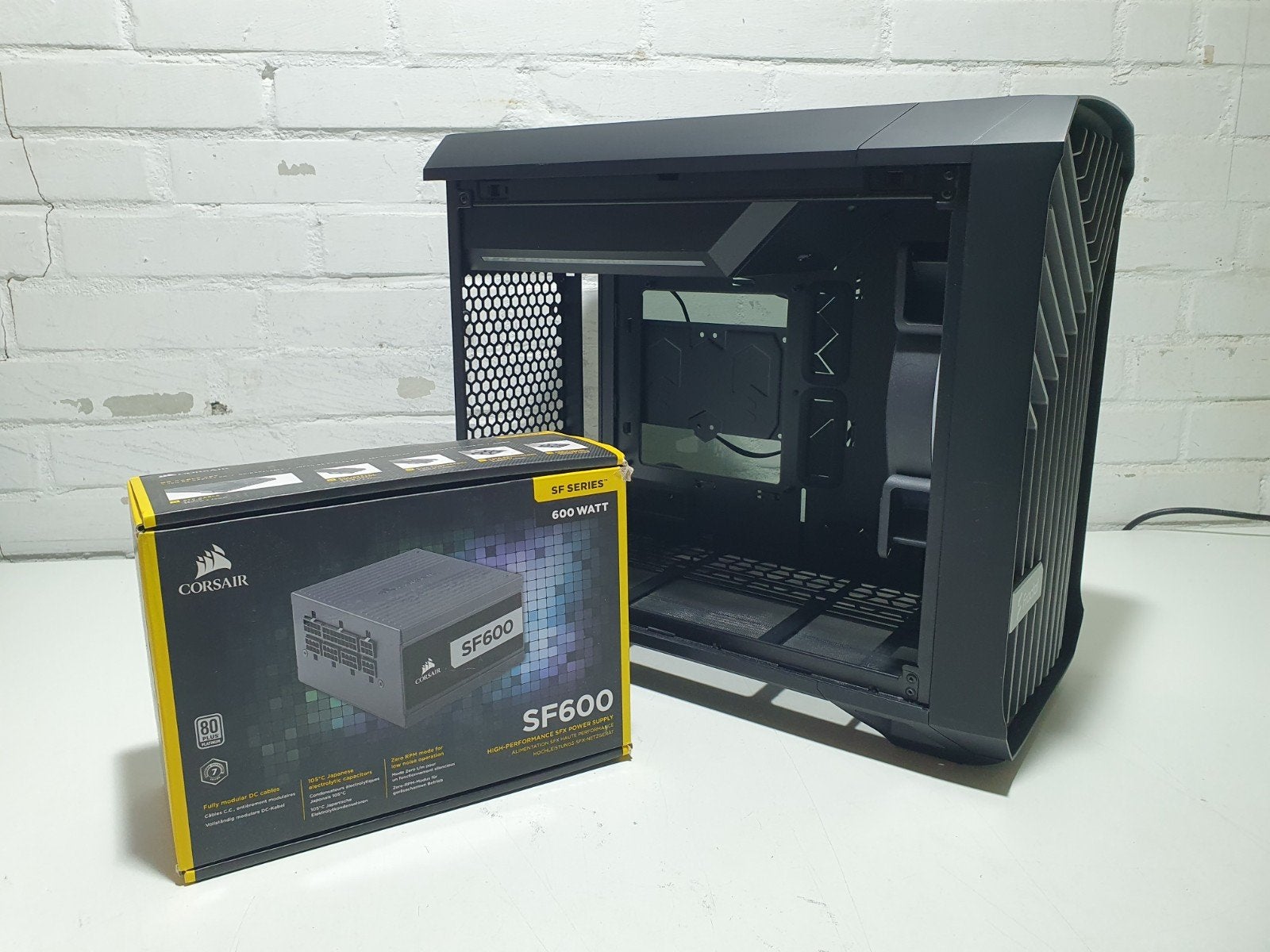 Fractal Design Torrent Nano ITX Case Corsair SF600 Platinum, Computers en Software, ., Ophalen of Verzenden, Zo goed als nieuw