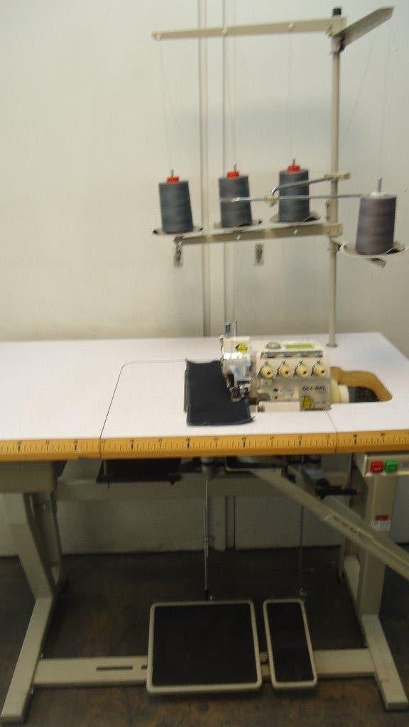 Industrie Lockmachine Global 4 draads (OV-814-240), Overige merken, Gebruikt, Ophalen of Verzenden, Naaimachine