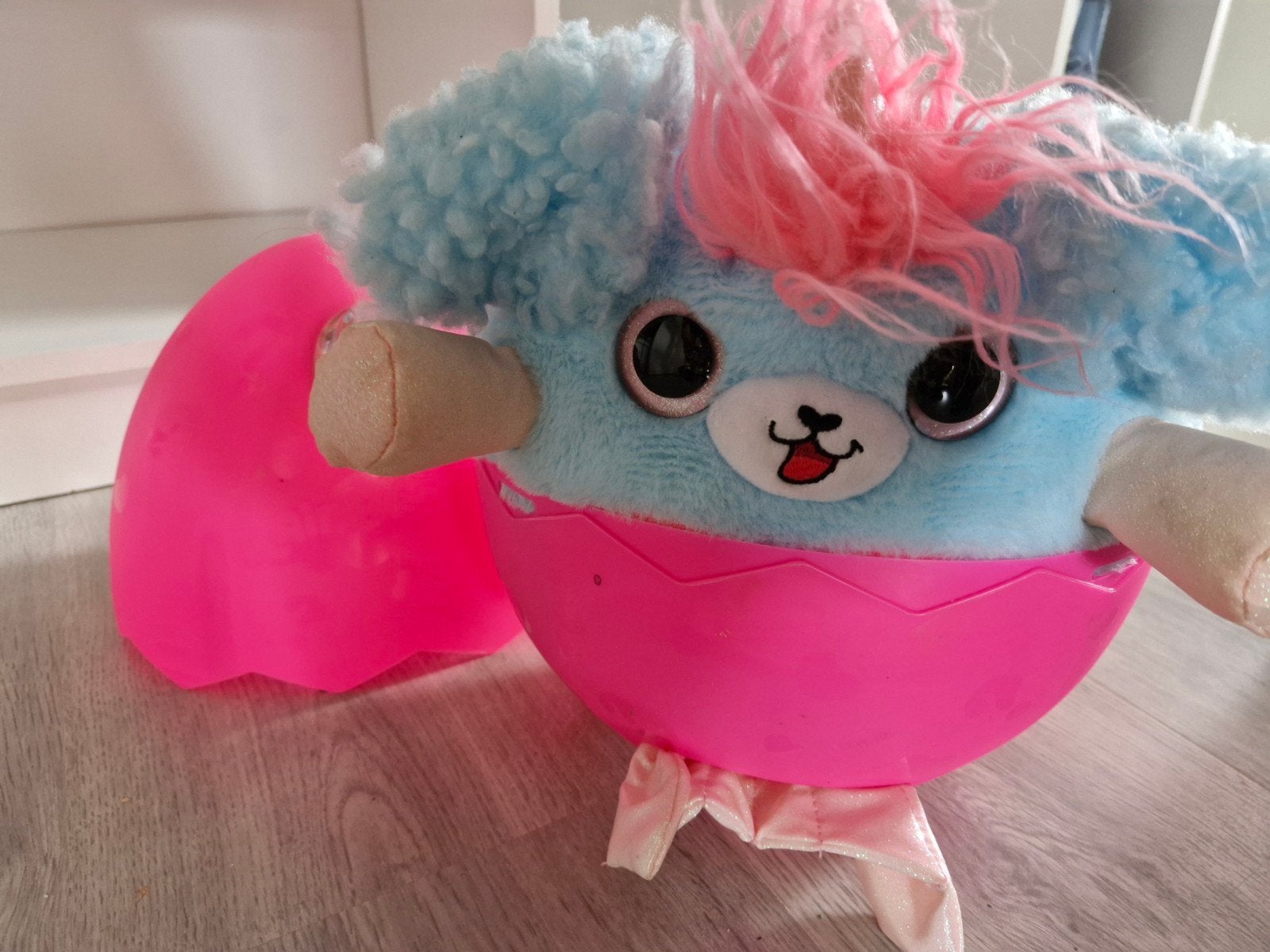Knuffel in ei - Schattig en kleurrijk speelgoed, Ophalen of Verzenden, Gebruikt, Meerkleurig, Overige typen