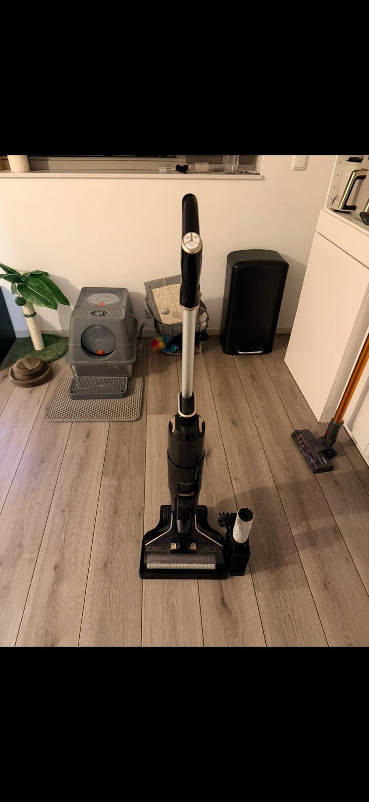 Hyundai Snoerloze Wet & Dry Vloerreiniger HHAT122501, Witgoed en Apparatuur, Stofzuigers, Ophalen, Overige merken, Draadloos, Zo goed als nieuw