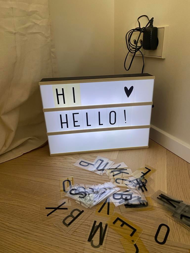 Lightbox met letters en symbolen - Werkt op stroom, Ophalen, Gebruikt, Kunststof, Modern