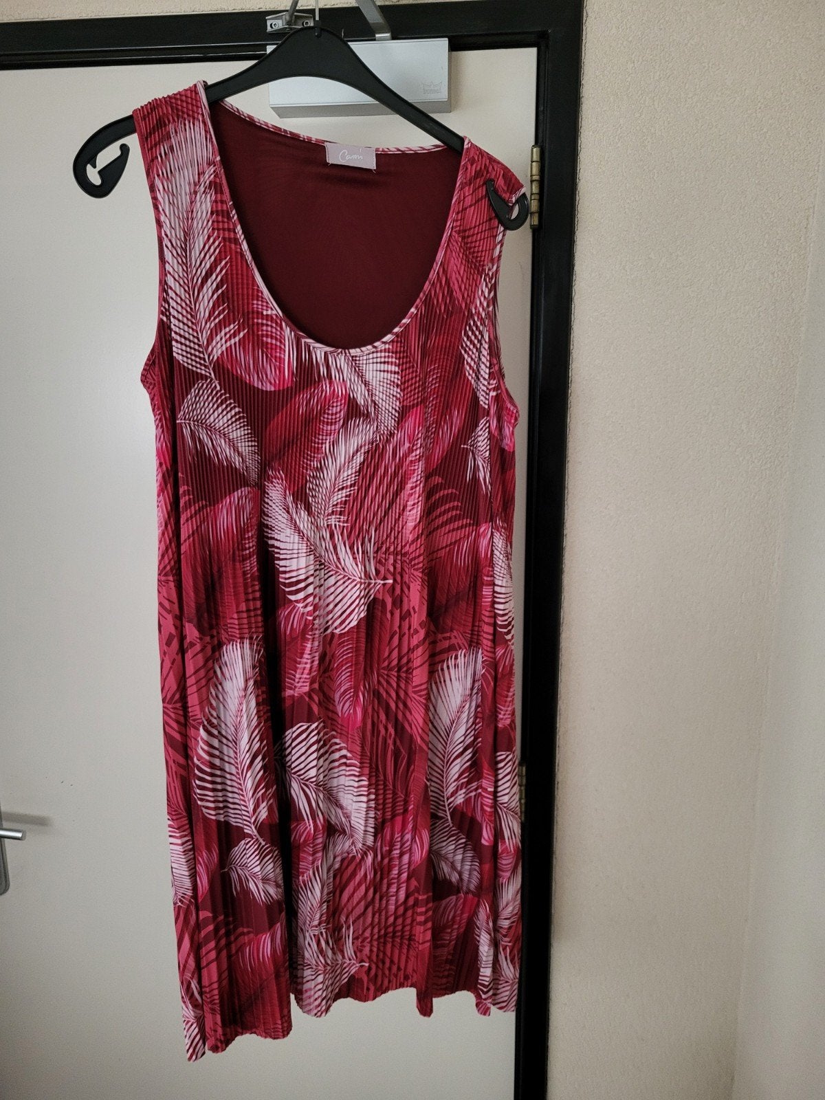 geplisseerde jurk (cassis) XXL, Ophalen of Verzenden, Zo goed als nieuw, Maat 46/48 (XL) of groter