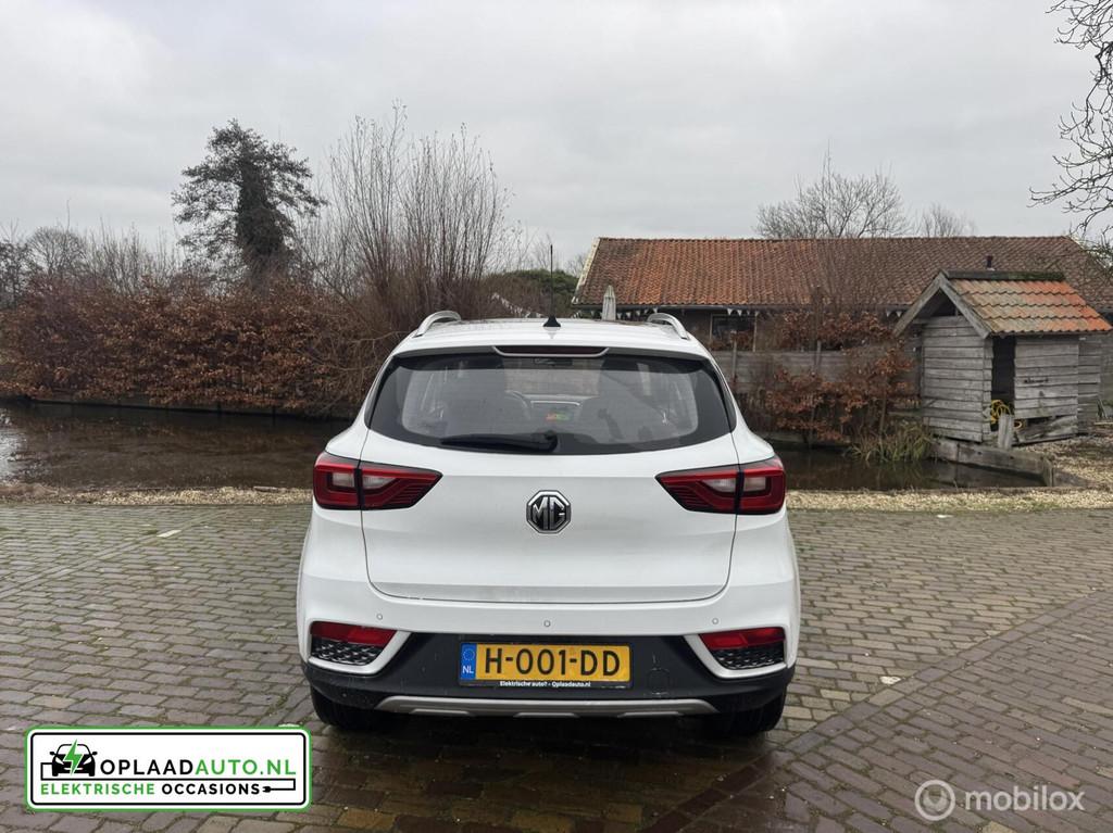 MG ZS EV Luxury 45 kWh | Pano | Camera | Stoelv., Gebruikt, Met garantie (alle), ZS, 1507 kg