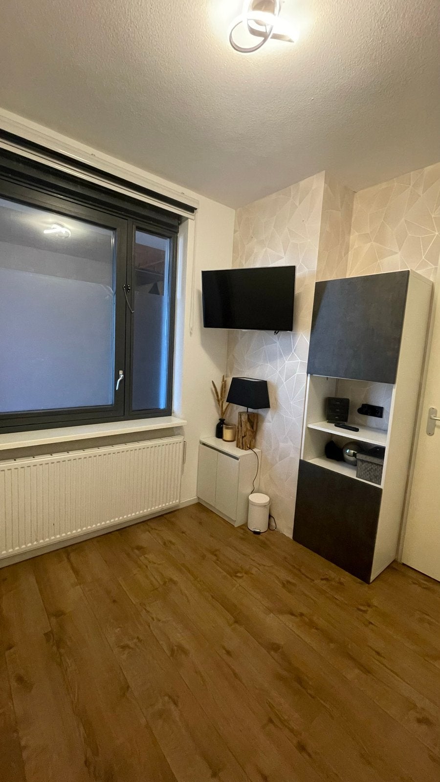 Kamer te huur/room for rent(voor vrouw/only woman)Assendelft, Amsterdam