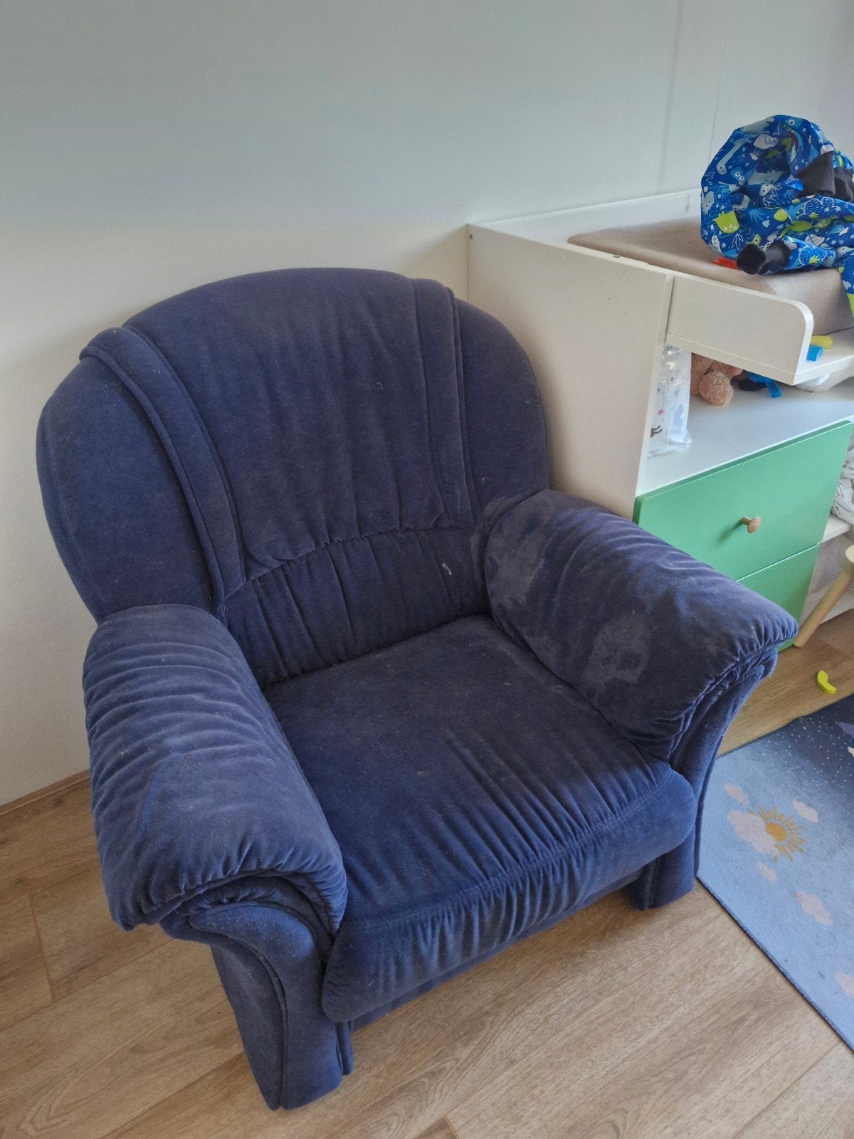 Grote stoel - gratis af te halen, Huis en Inrichting, Stoelen, Ophalen, Gebruikt, Blauw, Eén