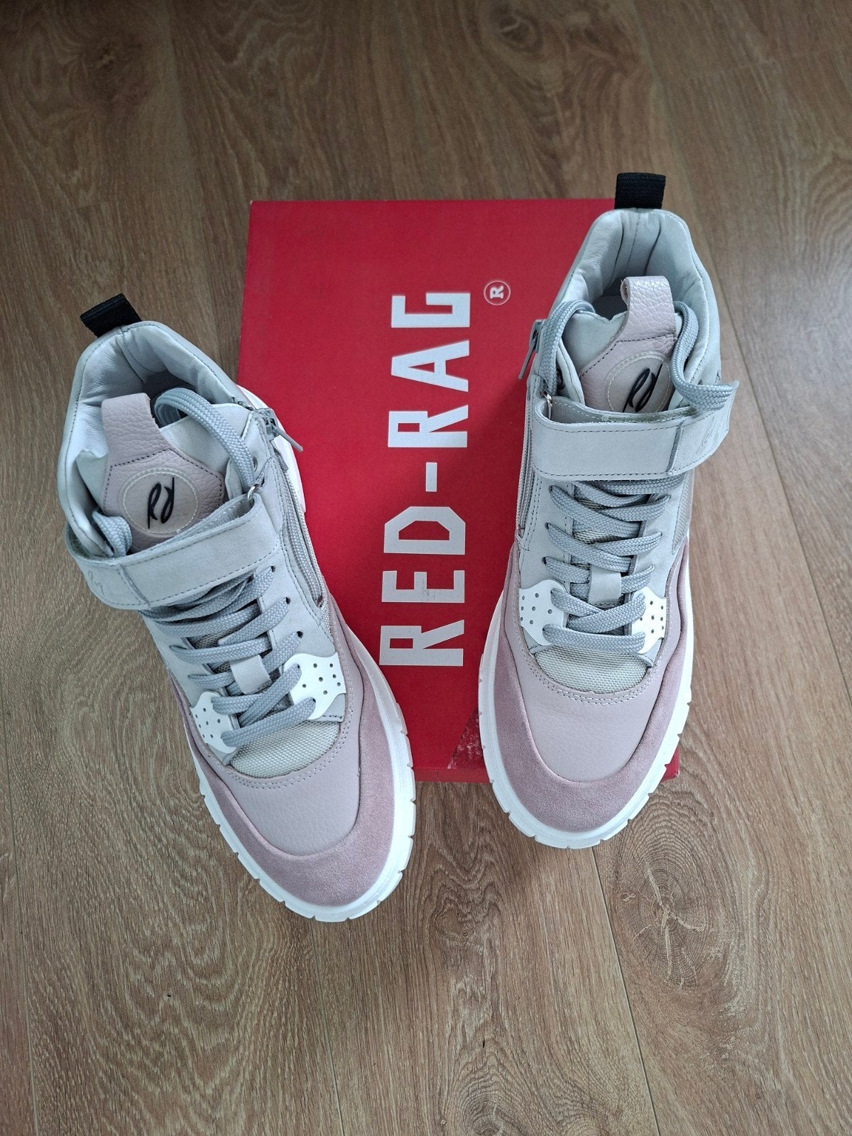 Nieuwe Red Rag sneakers maat 41 - lichtgrijs, roze, wit, Kleding | Dames, Schoenen, Nieuw, Ophalen of Verzenden, Sneakers of Gympen
