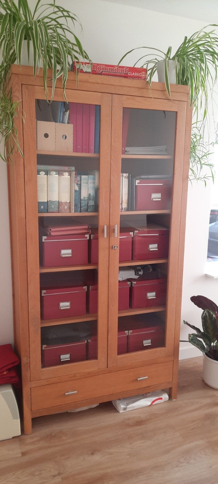 blank eiken vitrinekast, Ophalen, Met deur(en), Eikenhout, 50 tot 100 cm