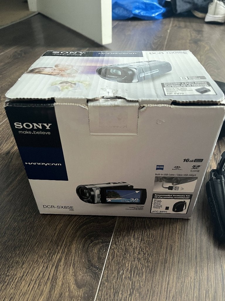 Foto 8 van Sony Handycam DCR-SX85E 16GB compleet + doos, lader en tas