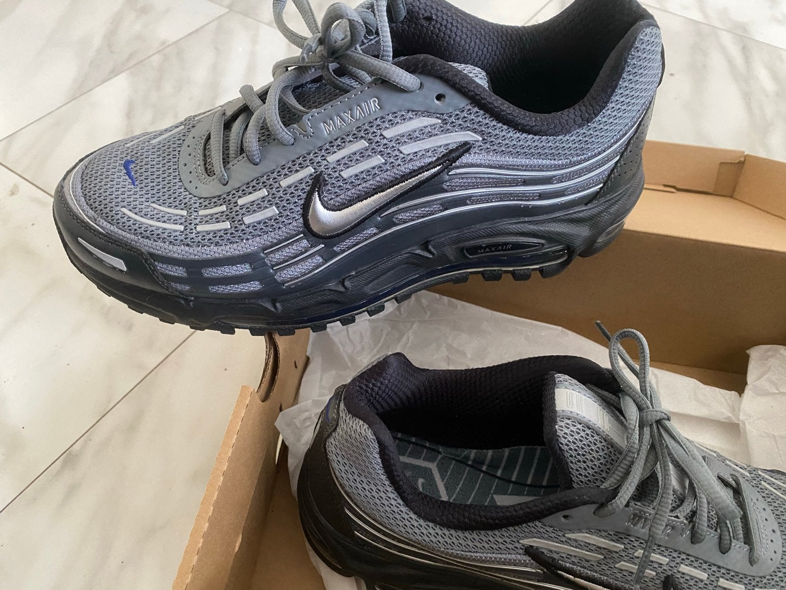 Nike Max Air Sneakers - Grijs/Zwart Maat 43, Ophalen of Verzenden, Nieuw, Overige kleuren, Sneakers of Gympen