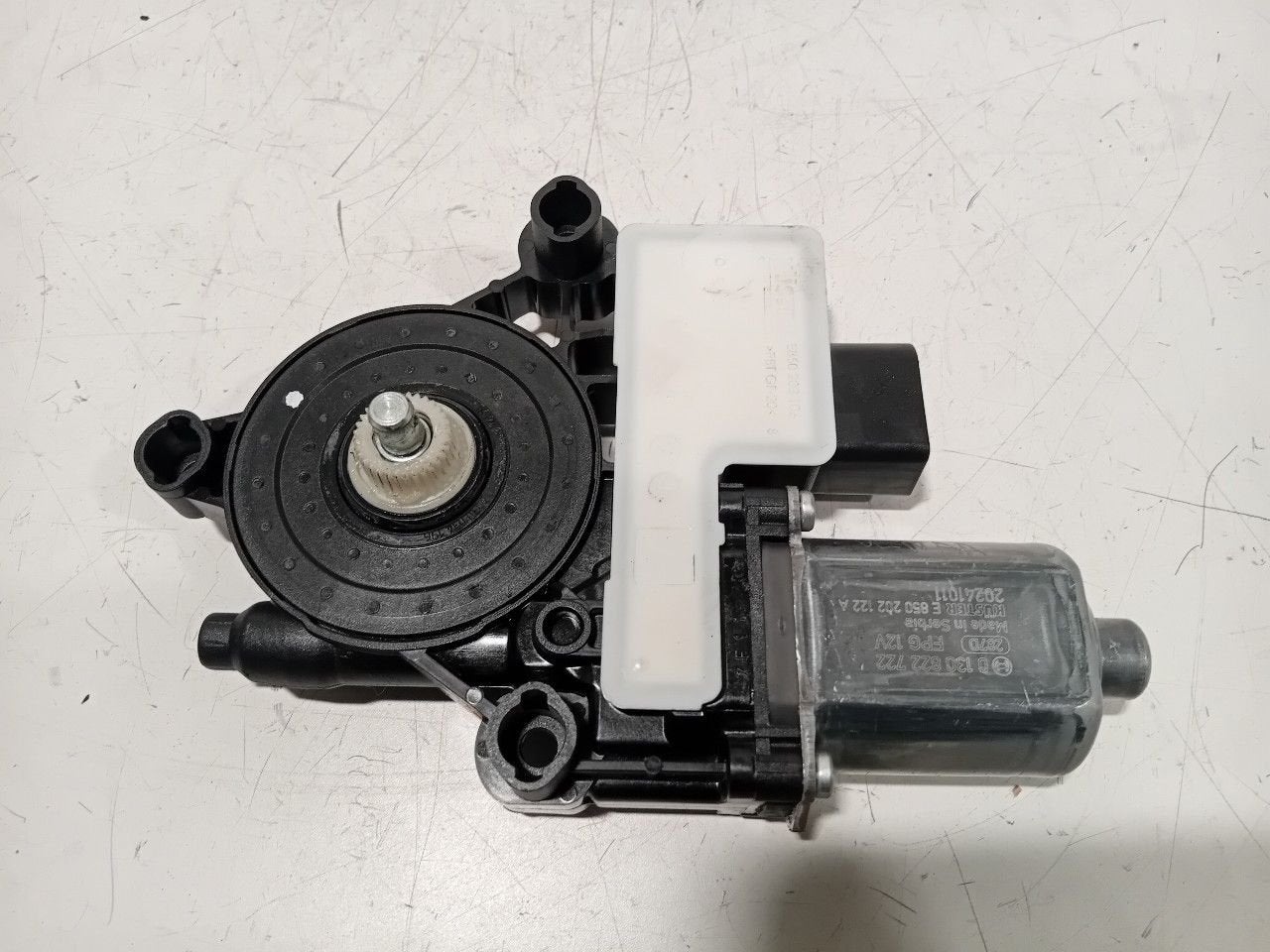 Hoedenplank Audi Q8, Auto-onderdelen, Onderdelen@venauto.nl, Van der Ven Autorecycling B.V., Gebruikt, Ettenseweg 76, 4706 PB Roosendaal, The Netherlands