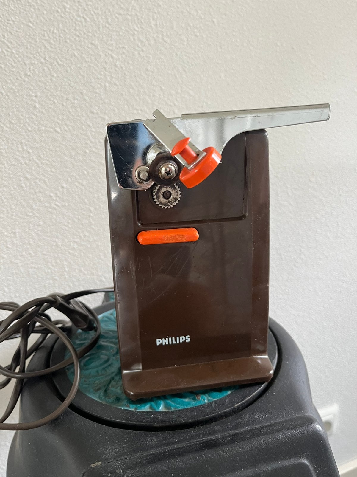 Vintage bruin/ oranje electrische blikopener van Philips, Ophalen of Verzenden, Gebruikt