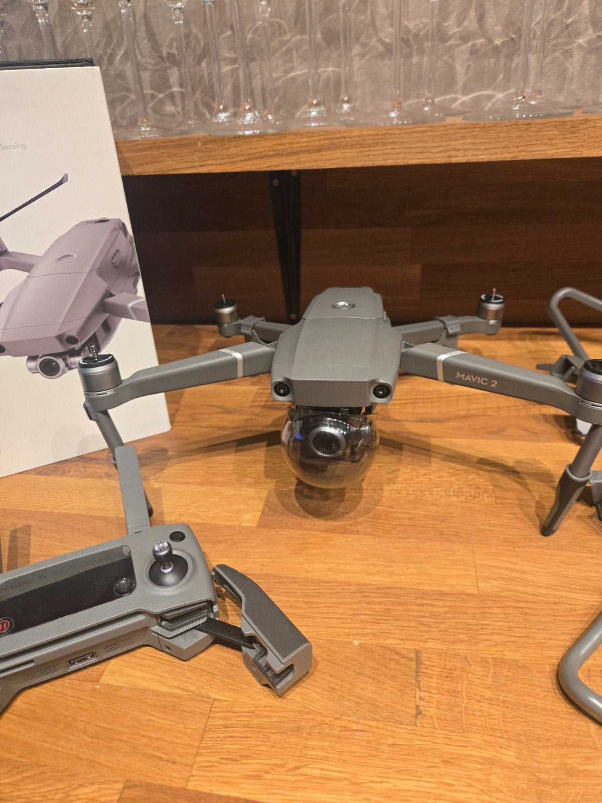 DJI Mavic 2 Zoom Drone met Smart Controller en Goggles, 30 tot 45 minuten, Cameradrone, 5 tot 10 kilometer, Zo goed als nieuw