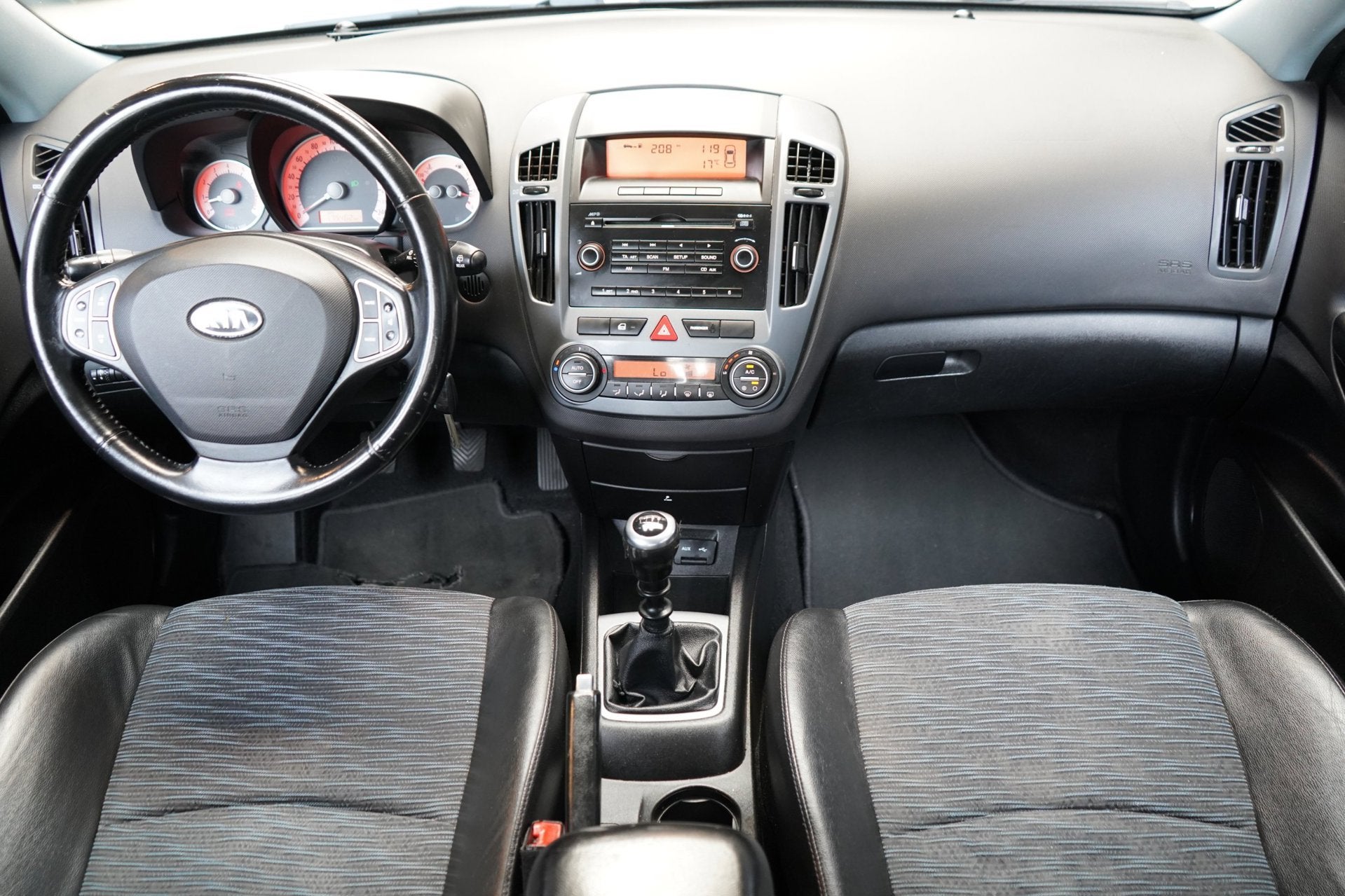 Kia Cee'd 1.4 X-ecutive |AIRCO | NAP | APK | ELEKT. RAMEN, Gebruikt, 4 cilinders, 1396 cc, Origineel Nederlands