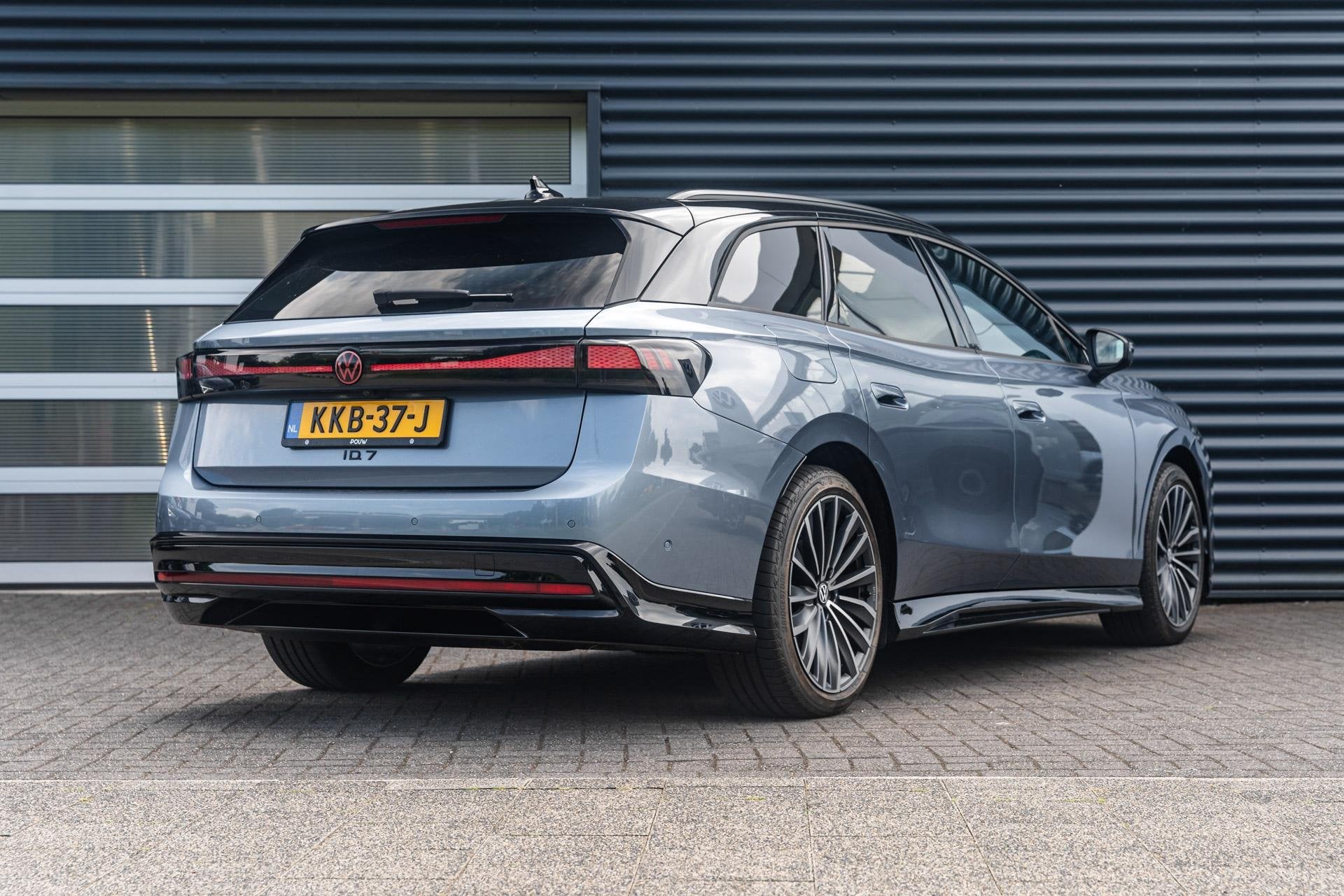 Volkswagen ID.7 Tourer 286pk Pro Limited Edition 77 kWh | Tr, Automaat, 12 maanden, Achterwielaandrijving, Zwart