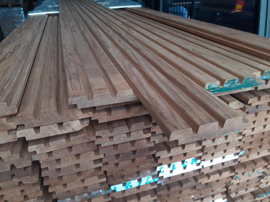 Partij Thermo Fraké gevelbekleding 28x128x4250mm - 28.55m2, Planken, Nieuw, Ophalen of Verzenden, Hardhout