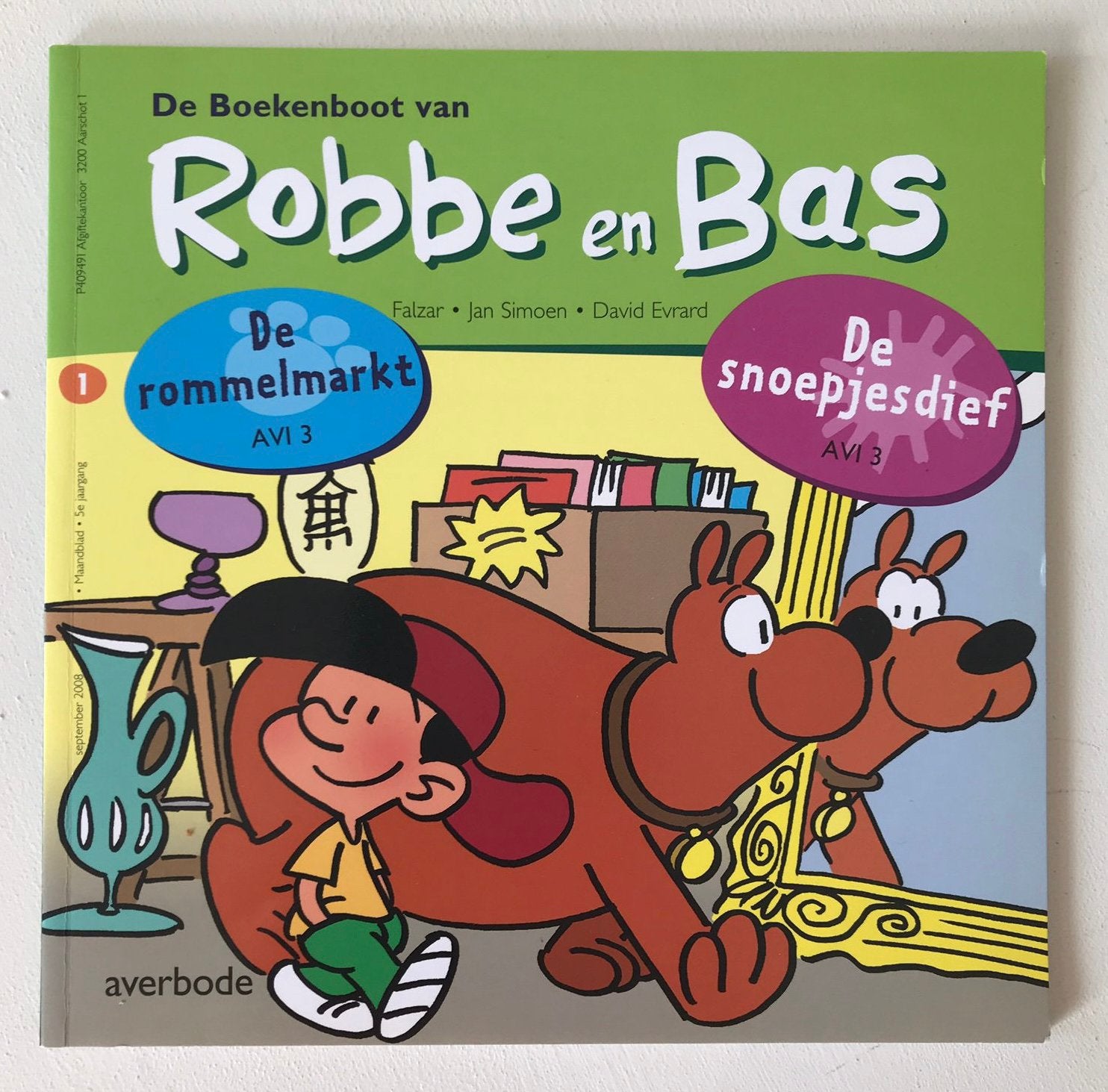 Boek avi 3 Robbe en Bas de snoepjesdief en rommelmarkt, Ophalen of Verzenden, Zo goed als nieuw, Fictie algemeen