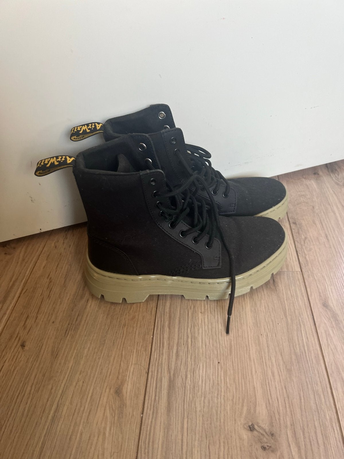 Dr. Martens Combs Tech Boots, Zwart, Lage of Enkellaarzen, Nieuw, Ophalen of Verzenden