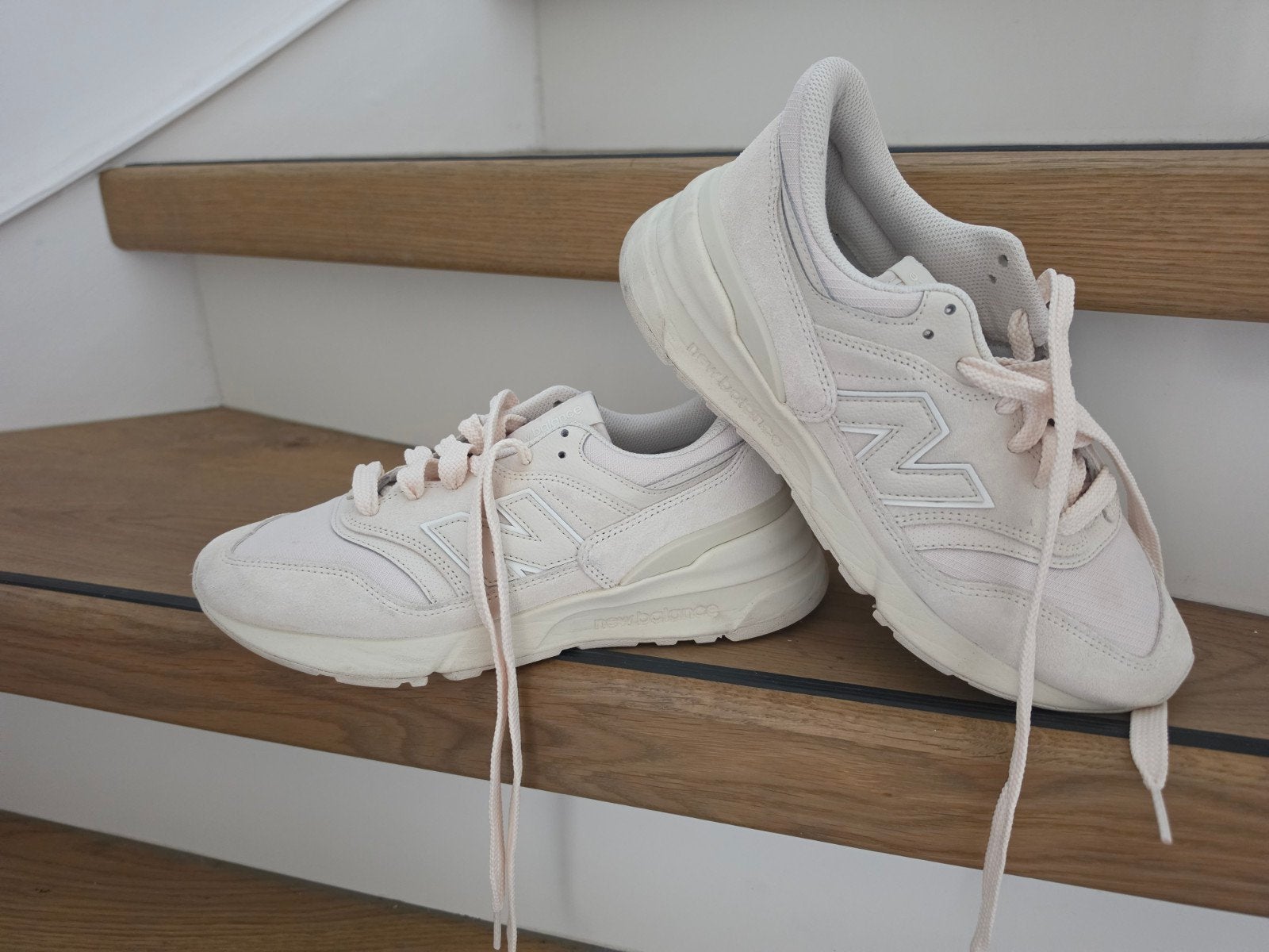 New Balance 997R Sneakers - Unisex!  Zo goed als nieuw, Ophalen of Verzenden, Zo goed als nieuw, Sneakers of Gympen