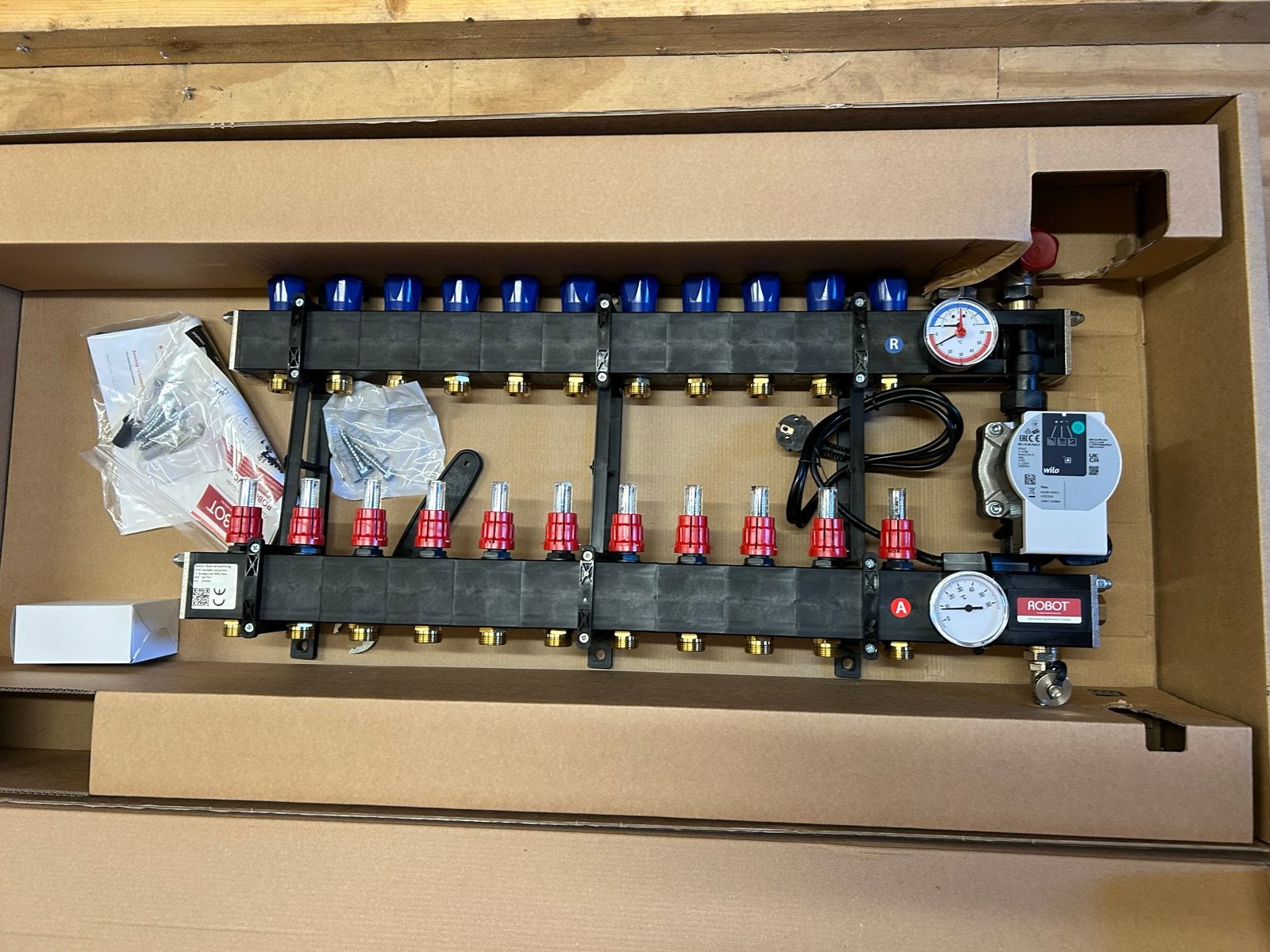 Robot Vloerverwarming verdeler 11 groeps met Wilo pomp, Doe-het-zelf en Verbouw, Verwarming en Radiatoren, Minder dan 30 cm, Overige typen