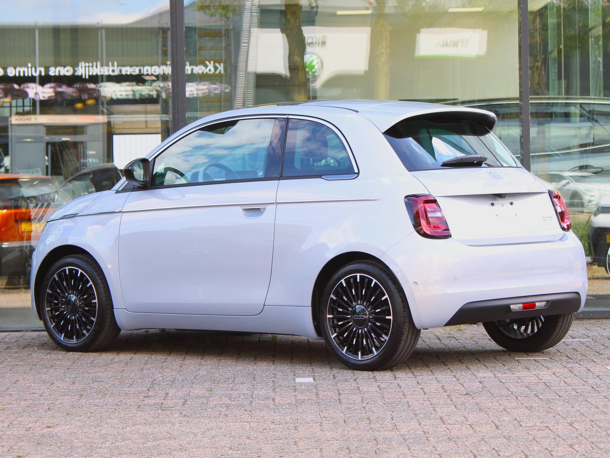 Fiat 500 La Prima 42 kWh VOORRAAD KORTING, Auto's, Fiat, 12 maanden, 118 pk, 4 stoelen, Wit
