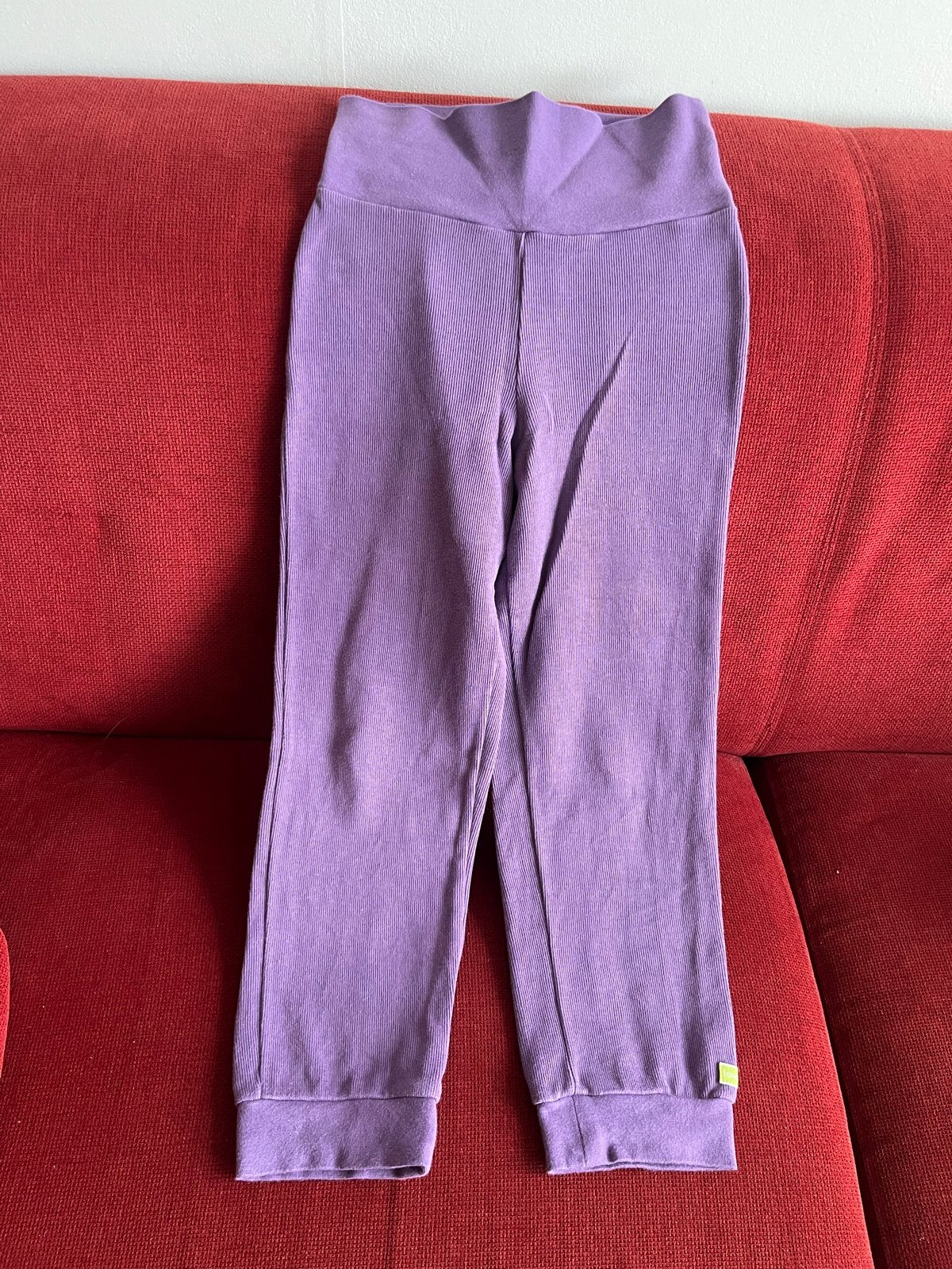 Loud + Proud paarse legging/broek maat 134/140, Ophalen of Verzenden, Zo goed als nieuw, Jongen of Meisje, Broek