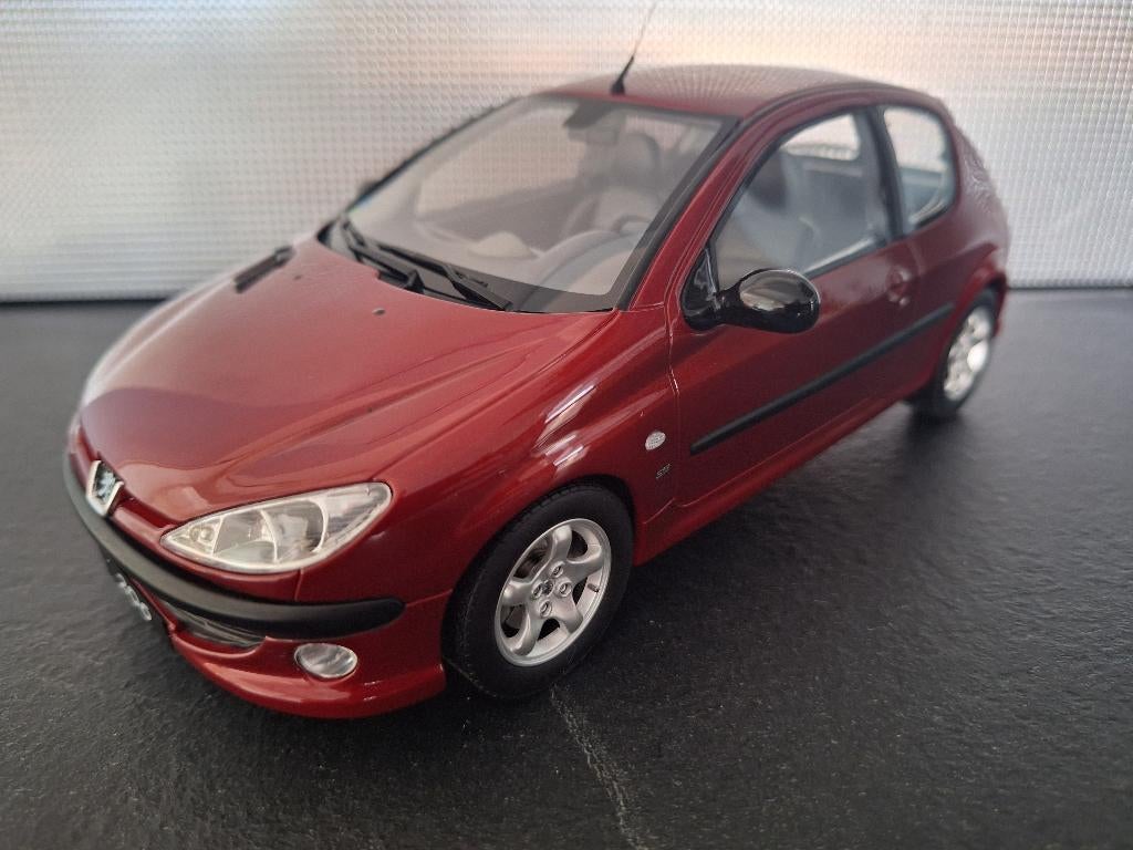 Peugeot 206 S16 1999 Schaal 1:18, Hobby en Vrije tijd, Modelauto's | 1:18, Ottomobile, OttOMobile, Auto, Ophalen of Verzenden