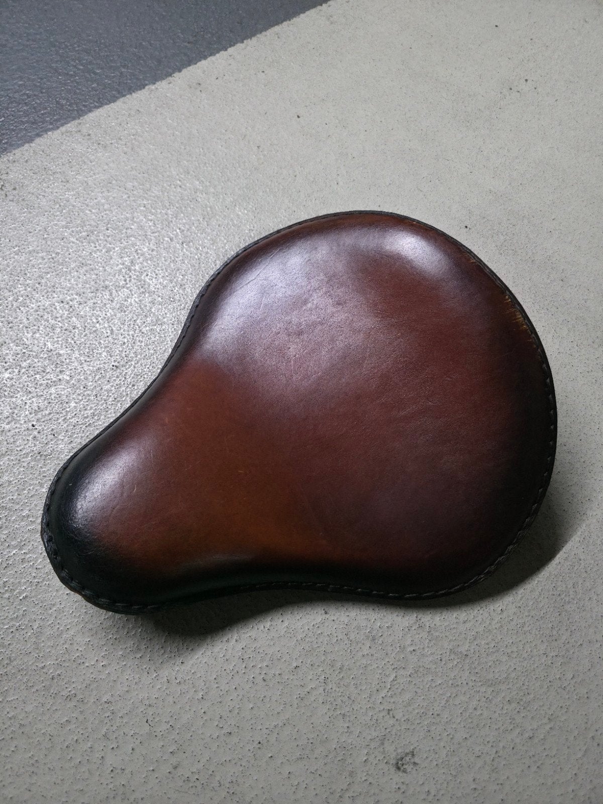 Bobber solo seat Alex Leather Craft, Motoren, Onderdelen | Merk-onafhankelijk, Ophalen of Verzenden