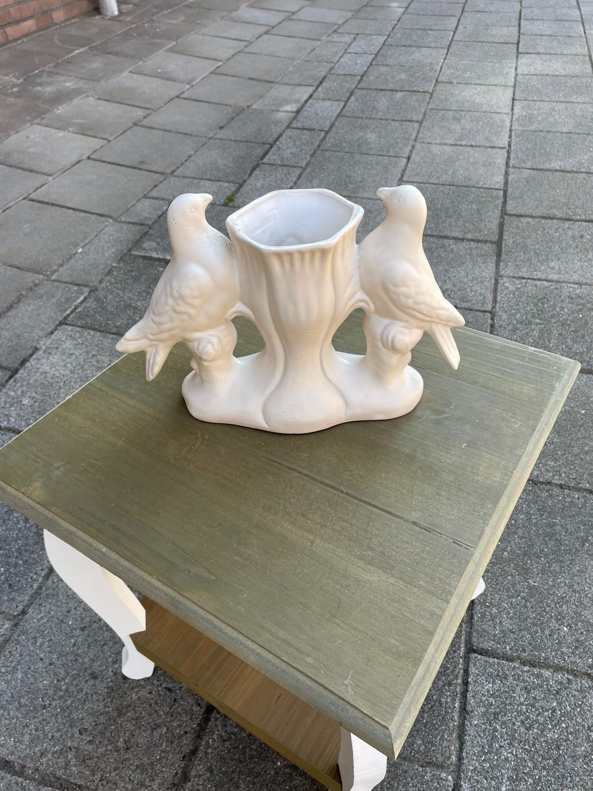 Decoratief bloempotje met twee duiven, Antiek en Kunst, Antiek | Vazen, Ophalen of Verzenden