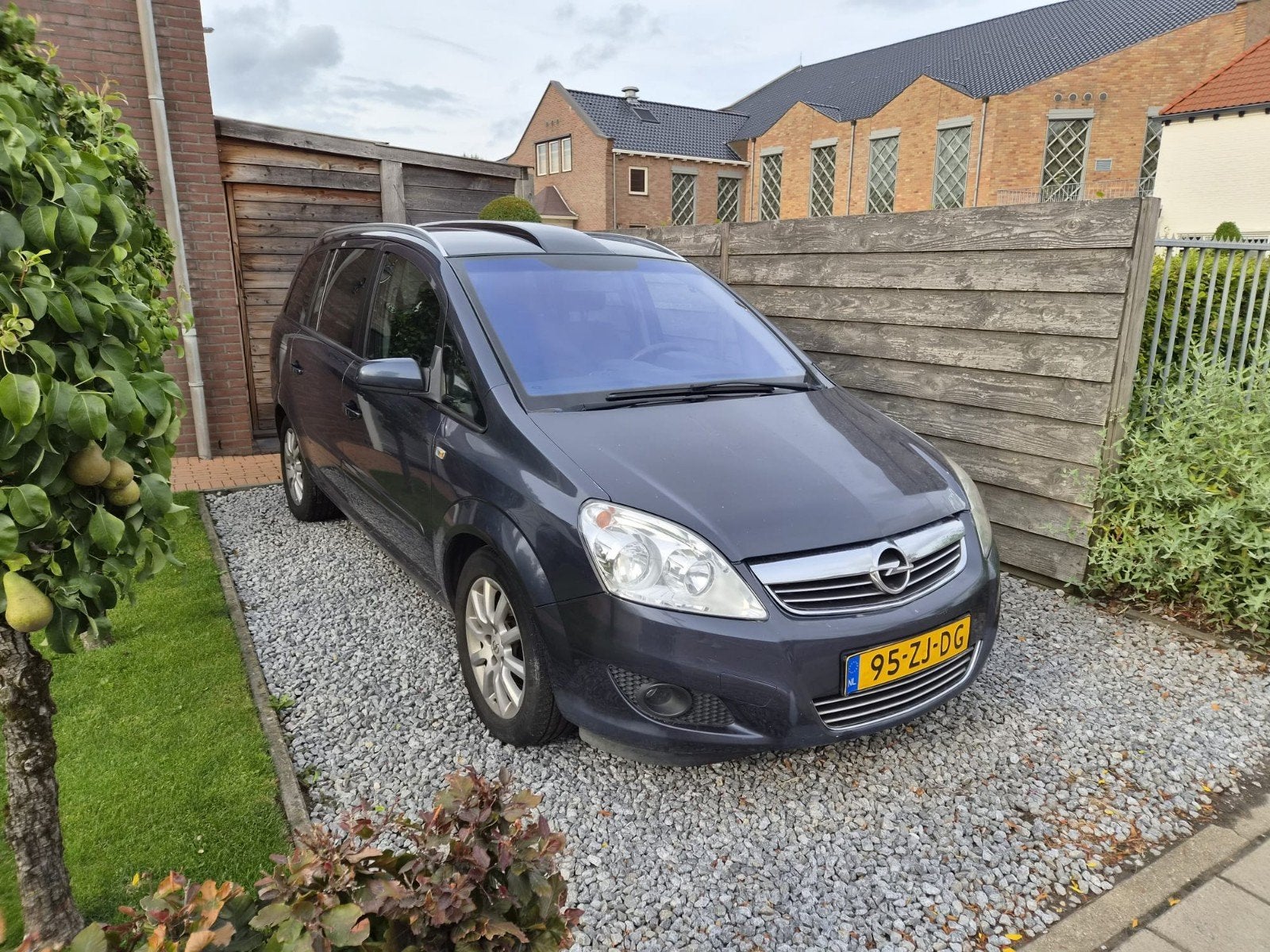 Opel Zafira 1.8 2008 Grijs 7 zits, Auto's, Voorwielaandrijving, Stof, 4 cilinders, 75 €/maand