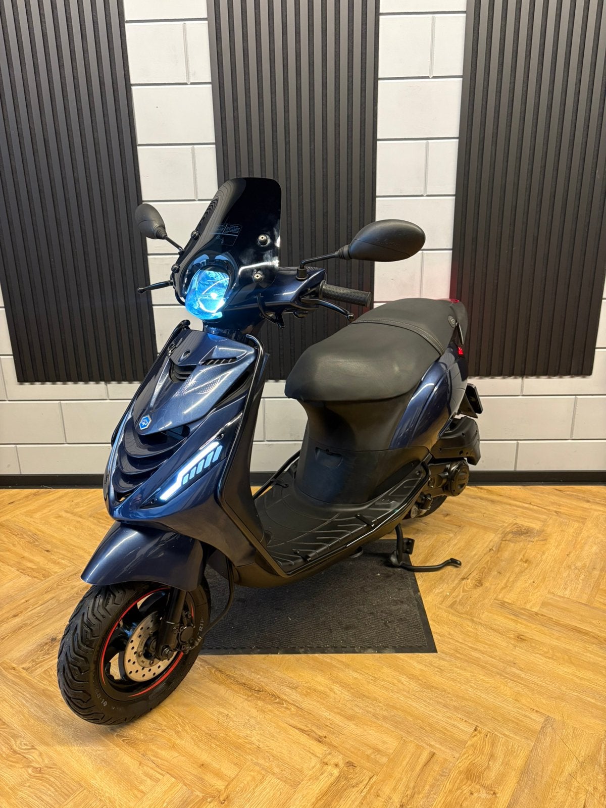 PIAGGIO ZIP 4T 3V 2020 BROM FULL OPTION MIDNIGHT BLUE, Ophalen, Maximaal 45 km/u, Zip, Zo goed als nieuw