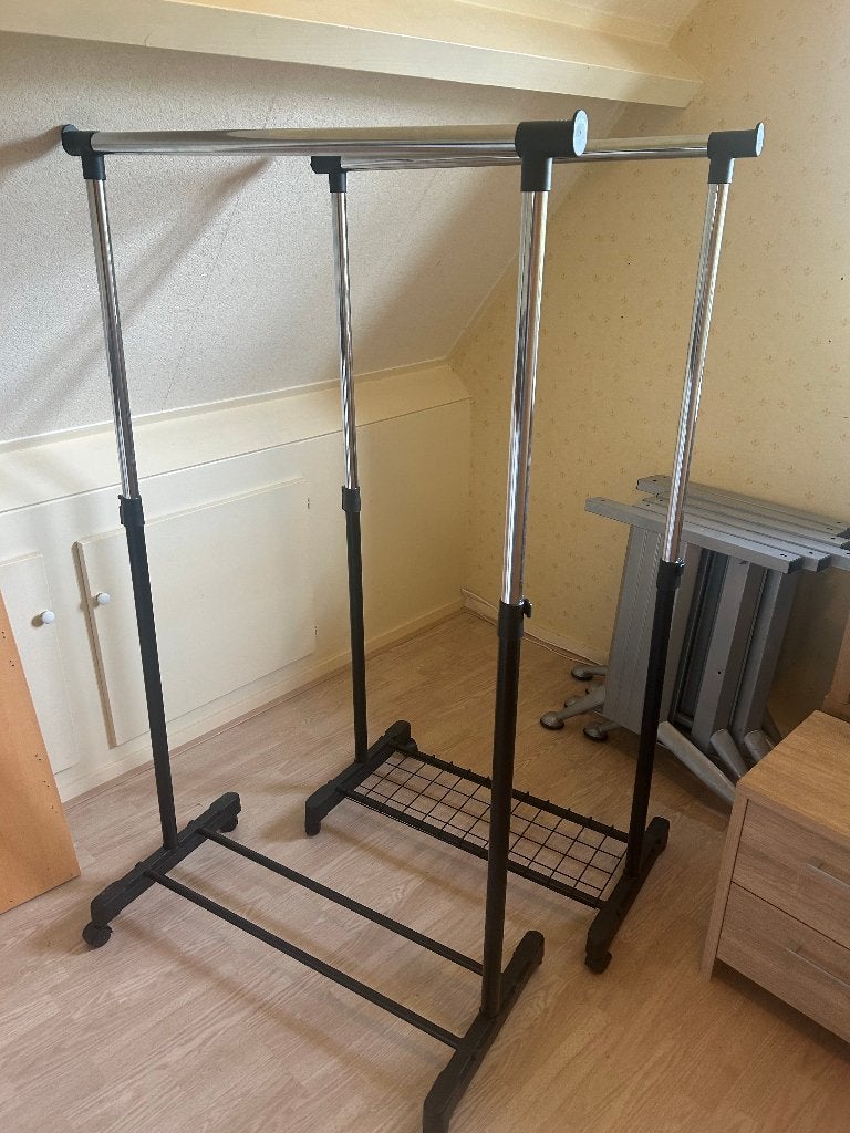 2x Demonteerbare kapstokken op wielen, Ophalen, Kunststof, 100 tot 150 cm, Nieuw