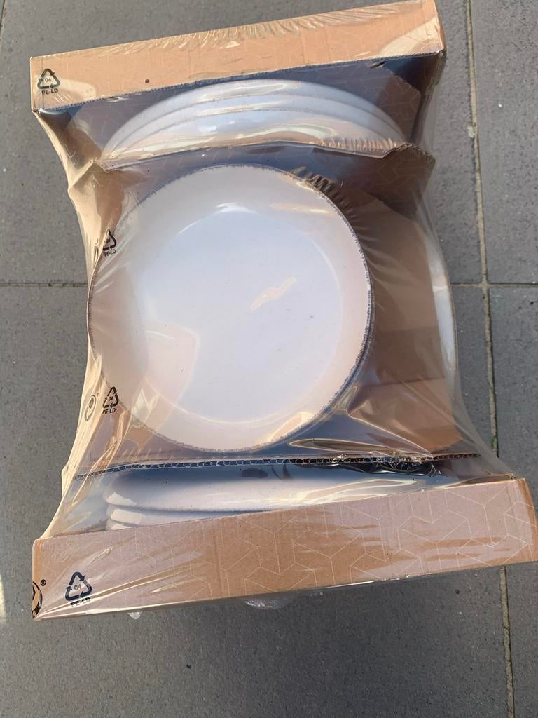 Nieuw Diamond Servies Set - Borden en Kommen, Keramiek, Nieuw, Ophalen of Verzenden, Effen