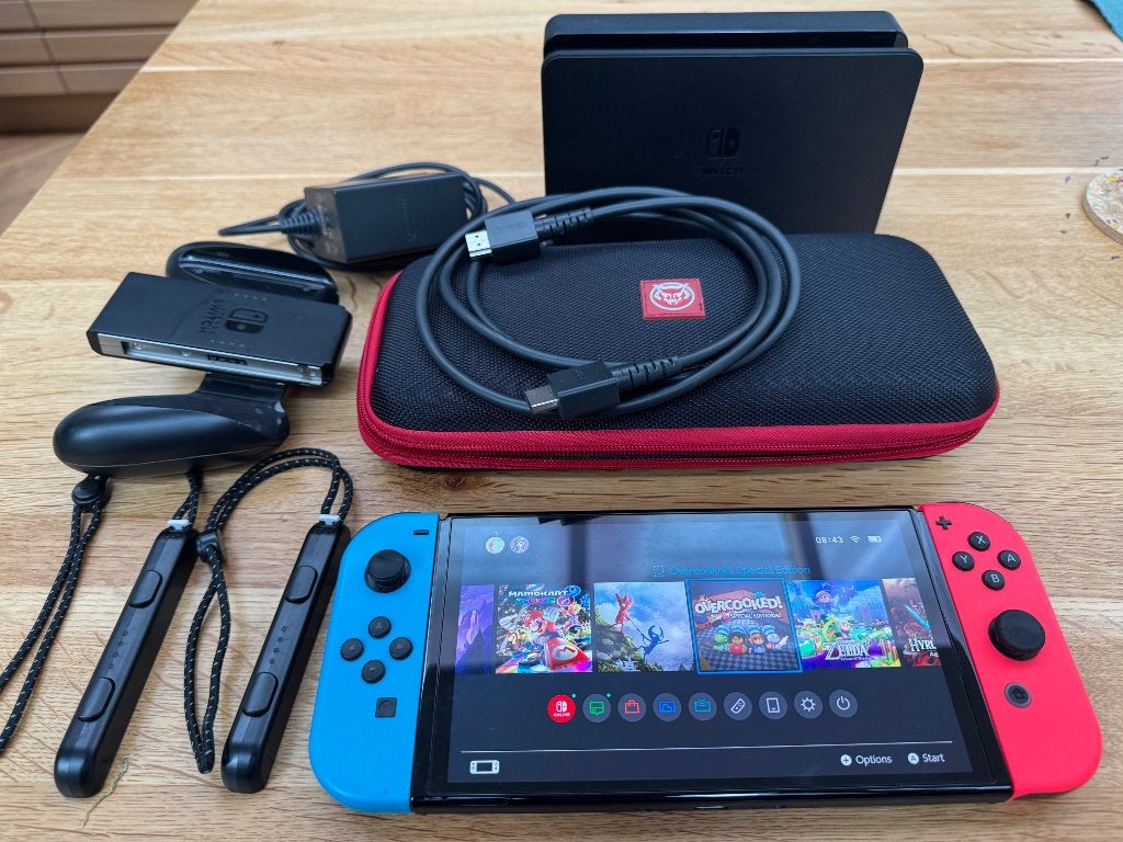 Nintendo Switch 1 OLED met accessoires