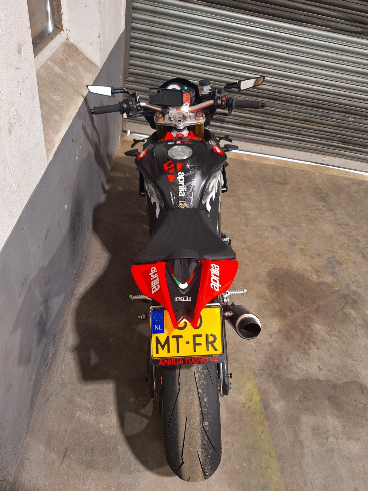 Foto 10 van DIKSTE Aprilia Tuono V4 APRC Hyper Naked carbon RSV4 MT09